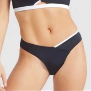ISO: Gymshark Horizon Train Bikini Bottom
